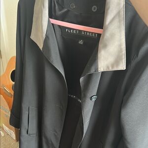 Classic Black Trench Coat with Contrast Collar